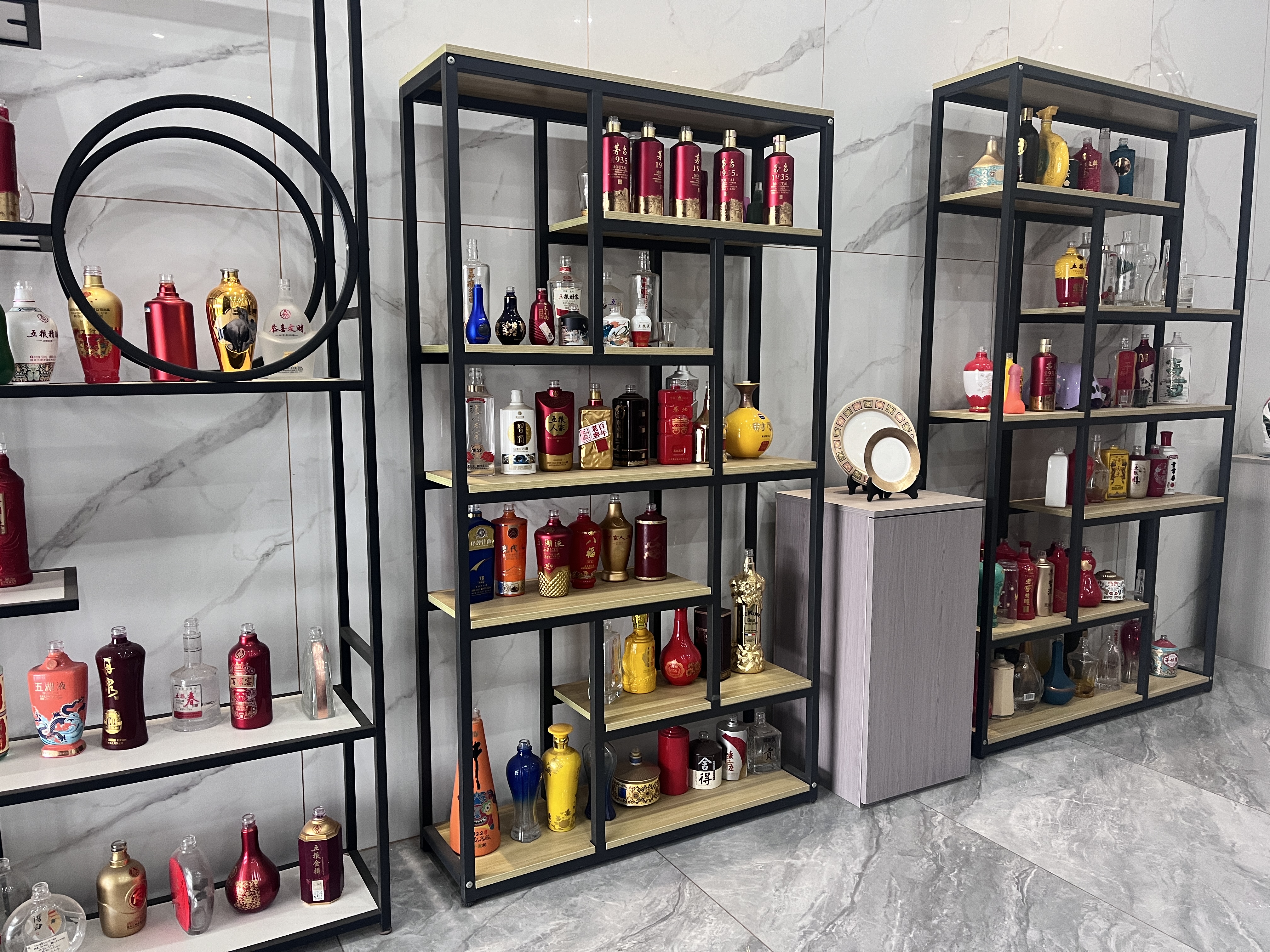 Etiketten på vinflaskan